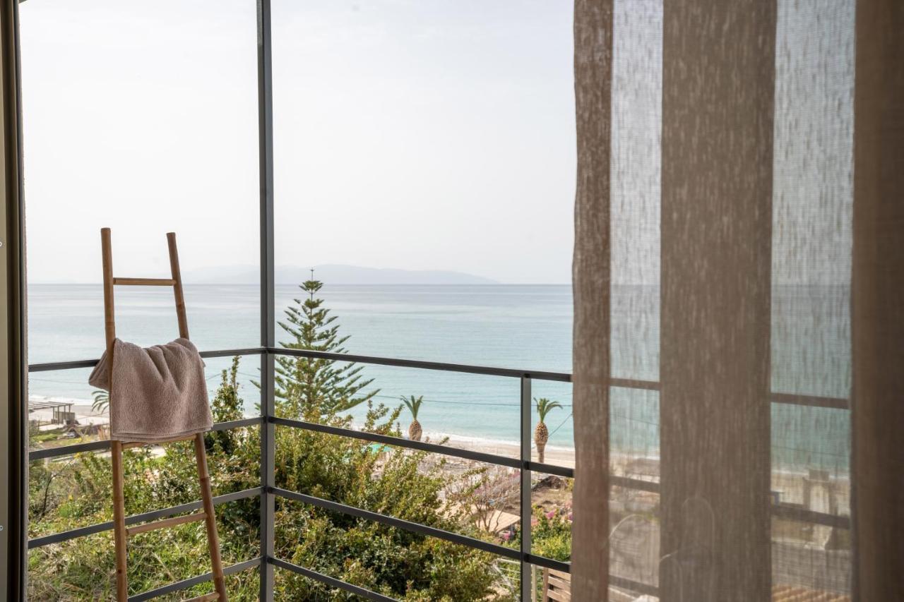 Thea Beachfront Suites In Lourdas Beach Lourdata  Ngoại thất bức ảnh