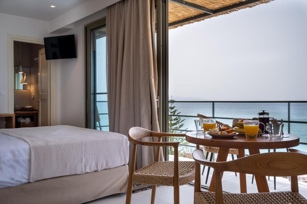 Thea Beachfront Suites In Lourdas Beach Lourdata  Ngoại thất bức ảnh